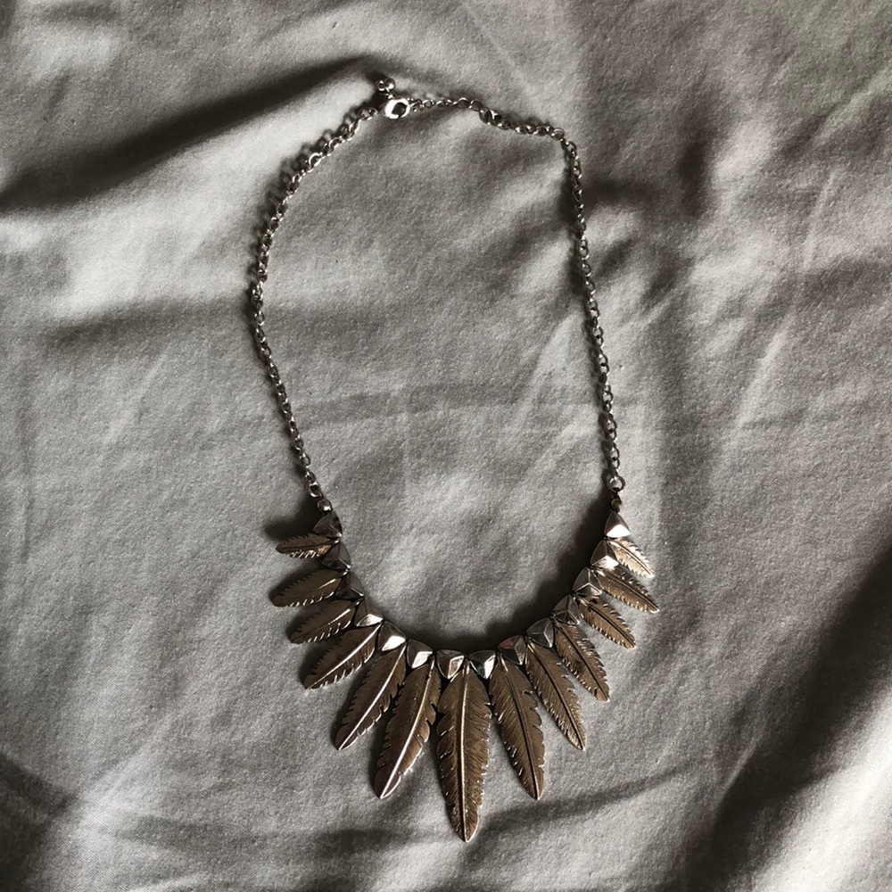 Silver Feather Statement Necklace!